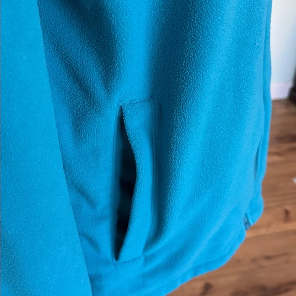 The North Face Men's Teal Lightweight Fleece Jacket